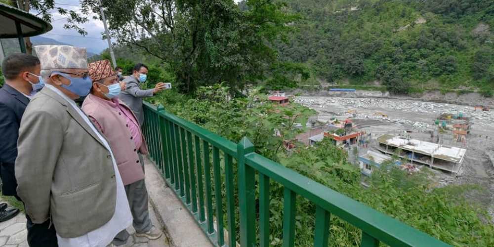 असार १ को बाढीले पुर्याएको क्षतिको प्रधानमन्त्रीद्वारा आज निरीक्षण (तस्वीरहरू)