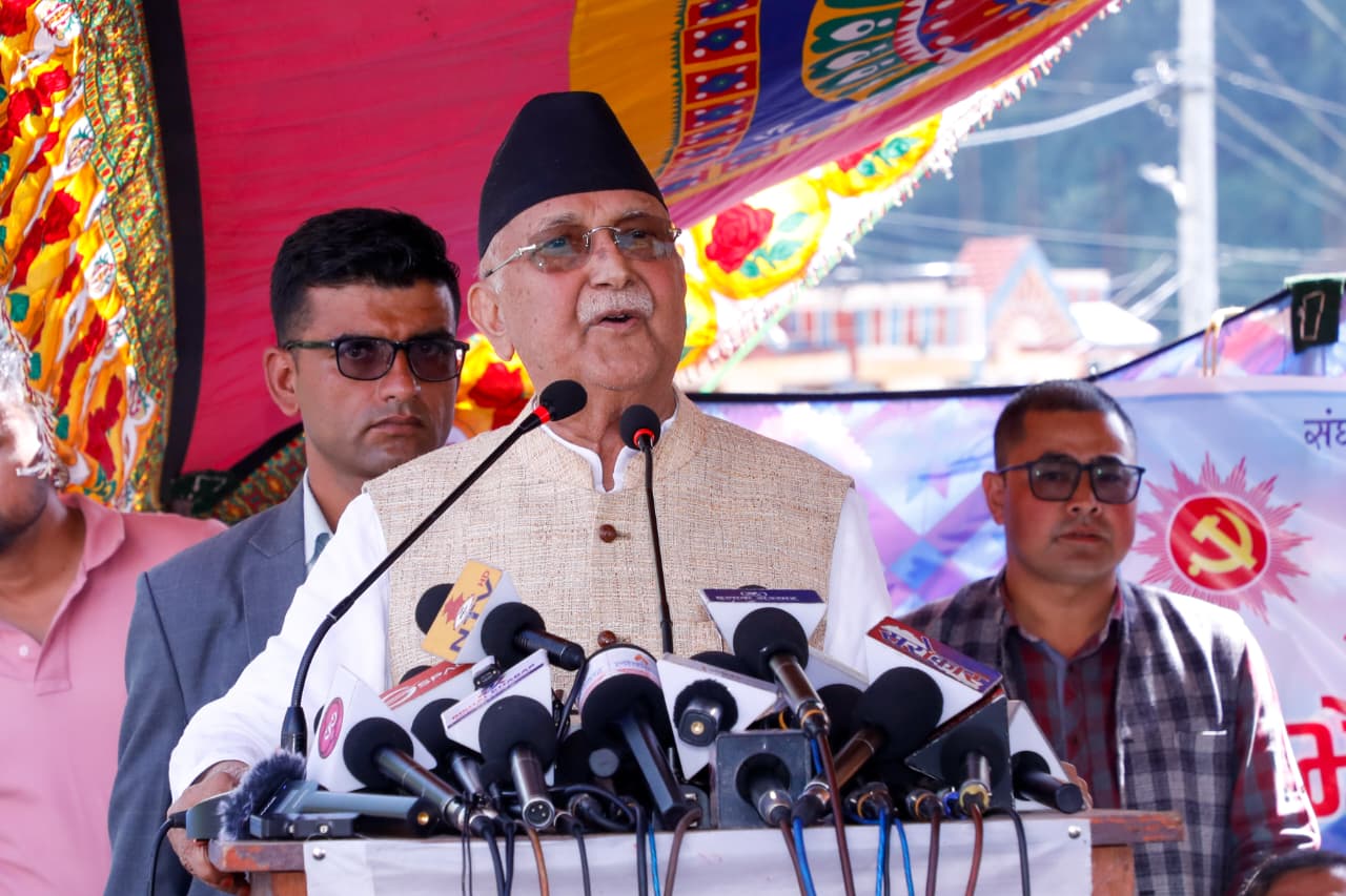 गृहमन्त्री अर्याललाई चेतावनी दिँदै ओलीले भने- सुशीला कार्कीको डरले भाग्दिनँ