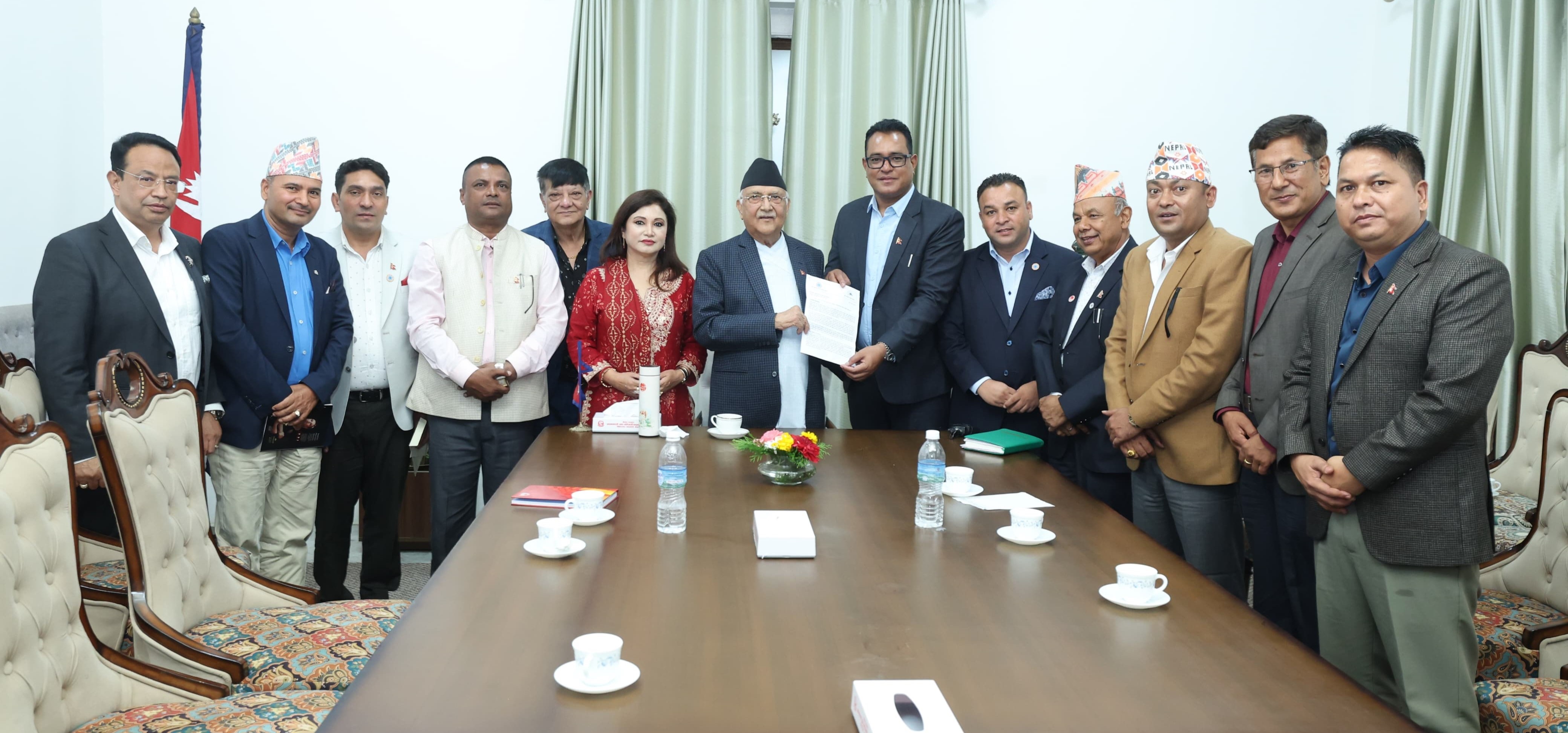 प्रधानमन्त्रीलाई सुनचाँदी व्यवसायीको ध्यानाकर्षण