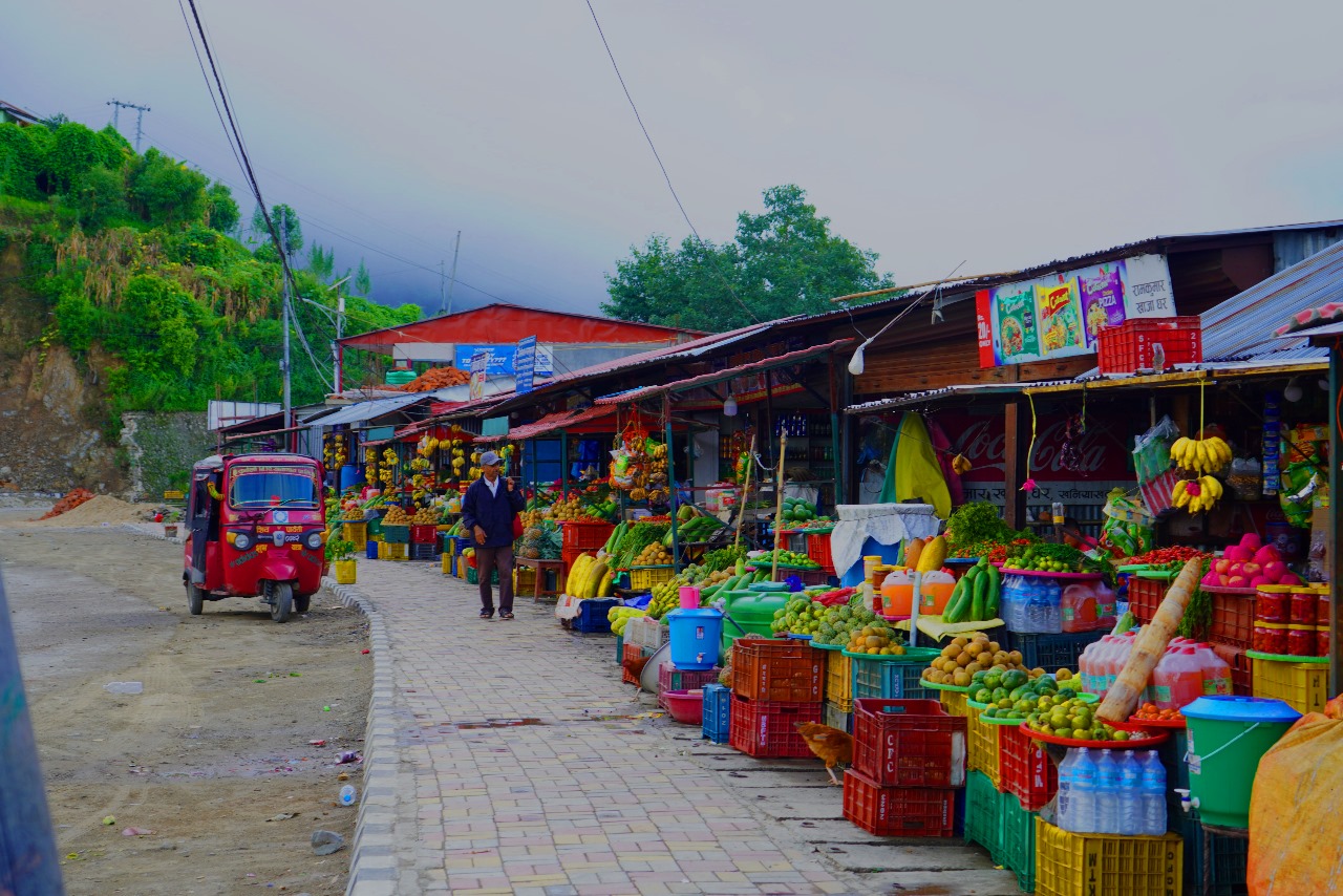 तस्वीरमा हेर्नुस् बीपी राजमार्गबाट देखिने मनमोहक दृश्यहरू