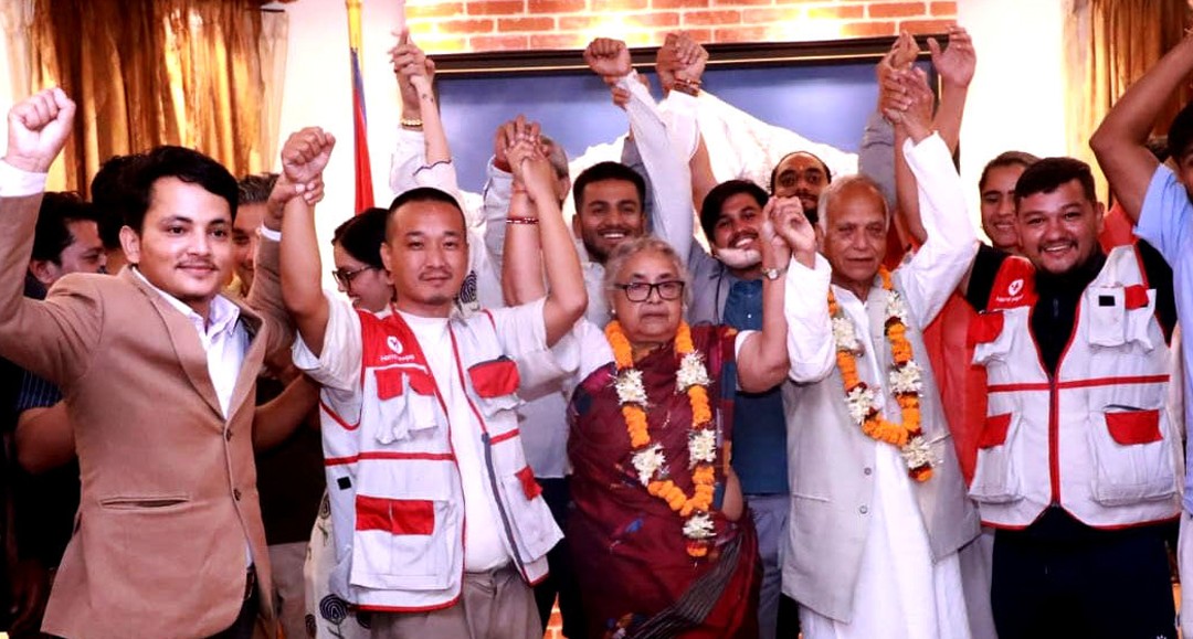 सुशीला कार्कीको निर्णय विवादमाः संसद विघटनको विरोध, बारले भन्यो लोकतन्त्र पुनर्स्थापना गर